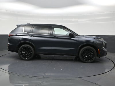 2026 Mitsubishi Outlander LE