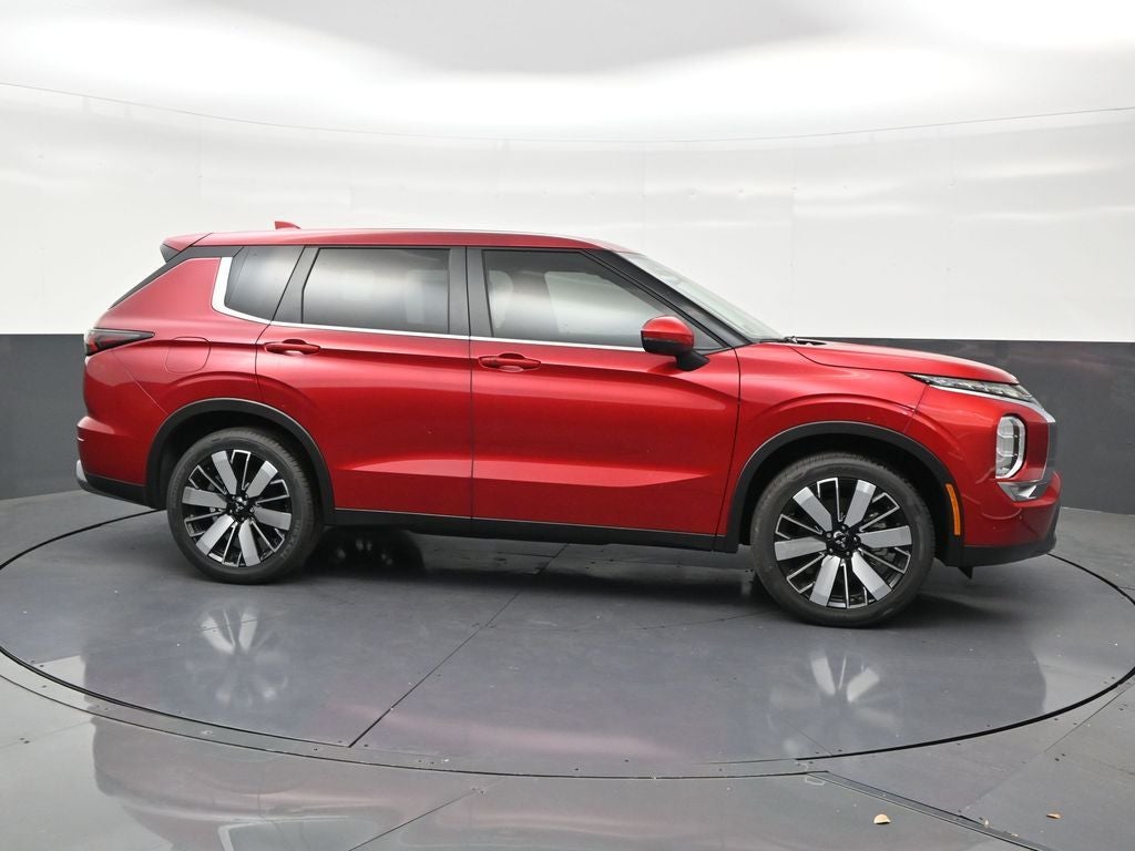 2026 Mitsubishi Outlander SE