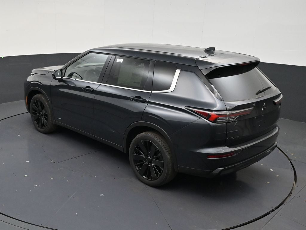 2026 Mitsubishi Outlander LE