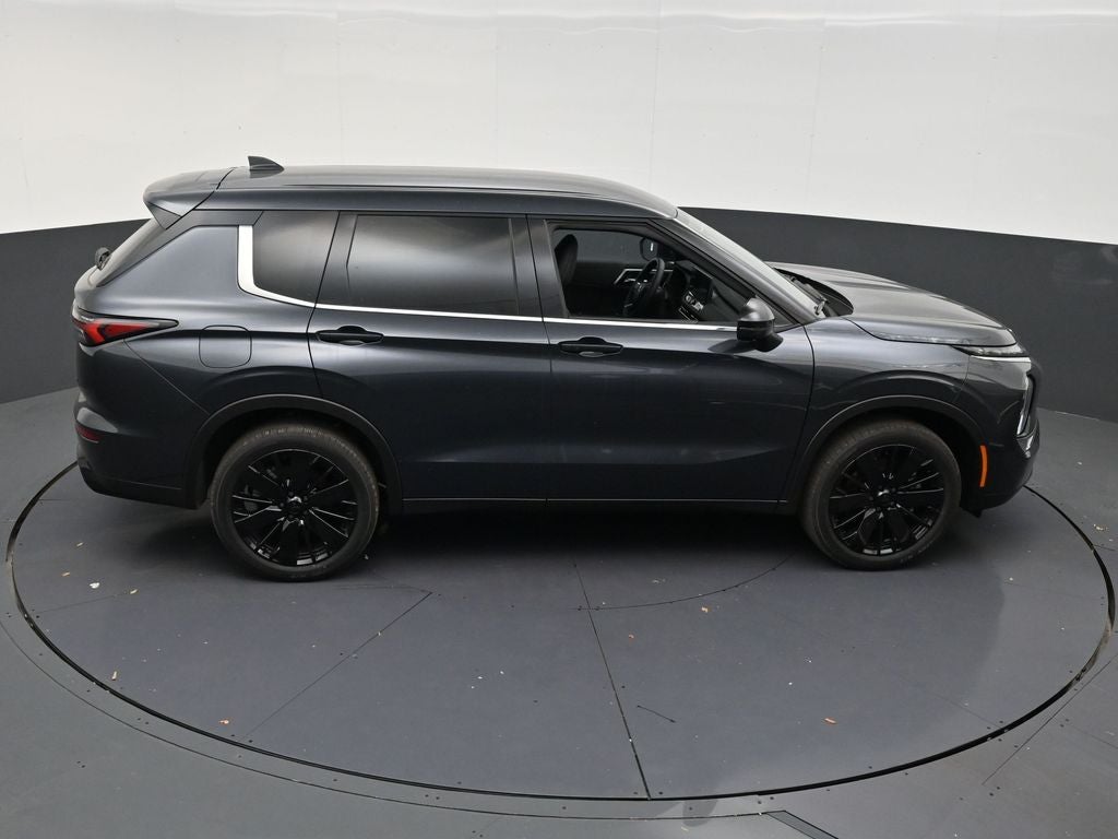 2026 Mitsubishi Outlander LE