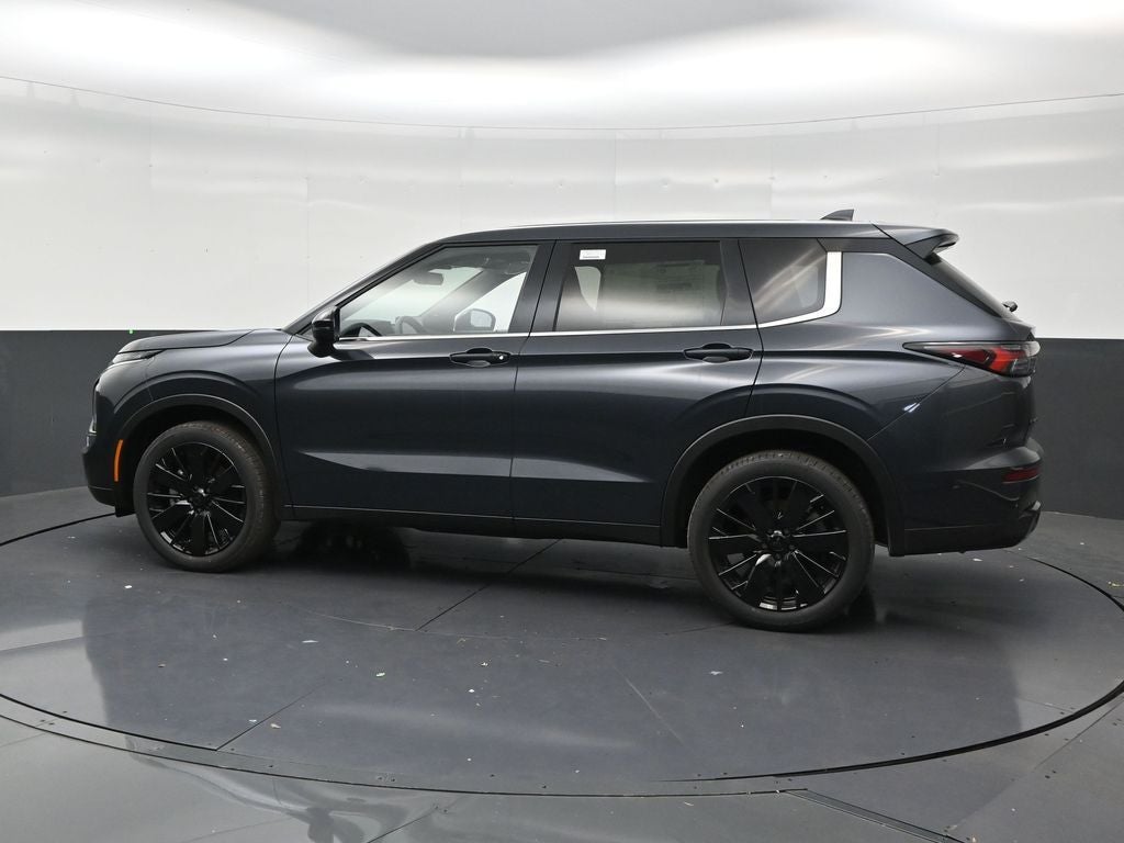 2026 Mitsubishi Outlander LE