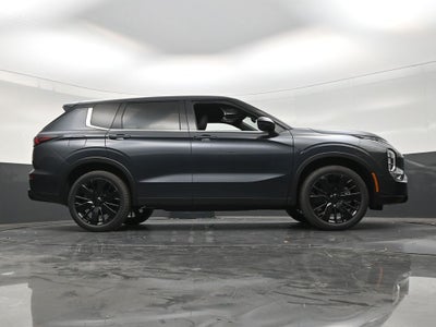 2026 Mitsubishi Outlander LE