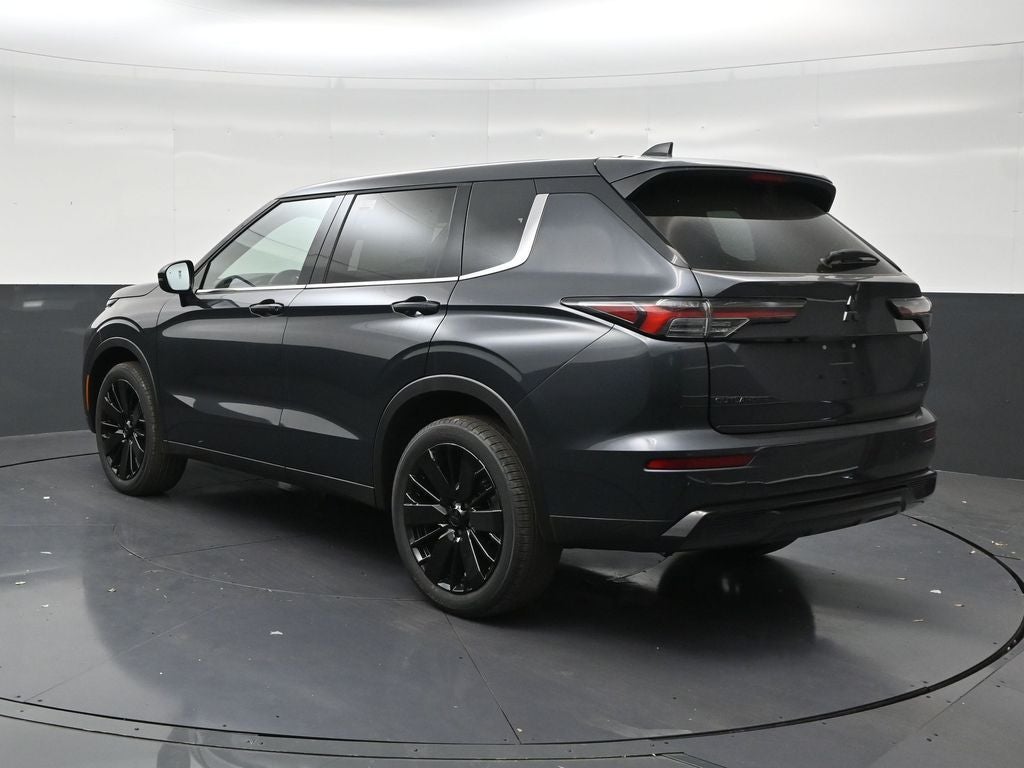 2026 Mitsubishi Outlander LE