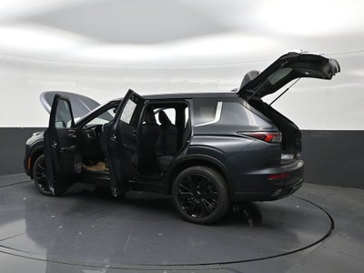 2026 Mitsubishi Outlander LE