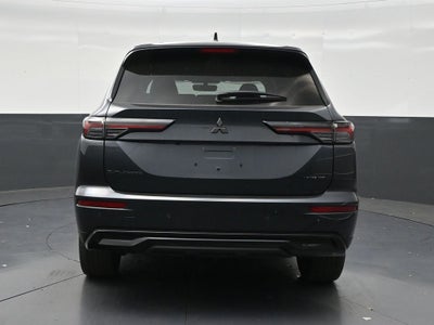 2026 Mitsubishi Outlander LE