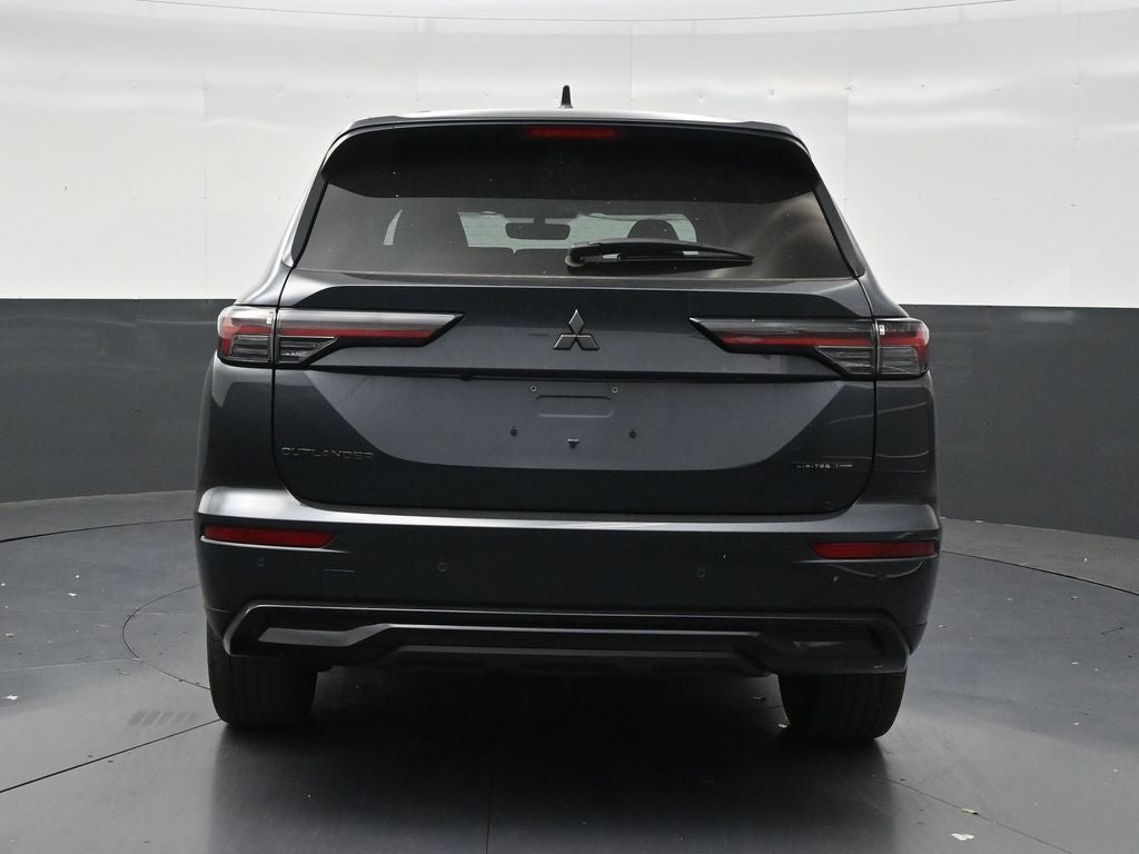 2026 Mitsubishi Outlander LE