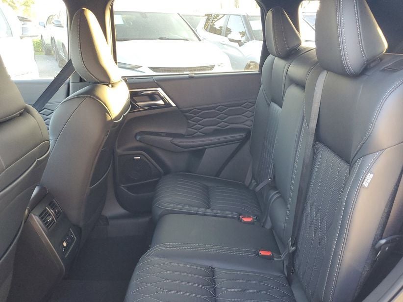 2026 Mitsubishi Outlander SEL