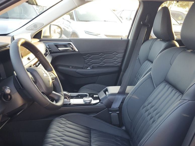 2026 Mitsubishi Outlander SEL