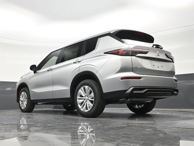 2026 Mitsubishi Outlander ES