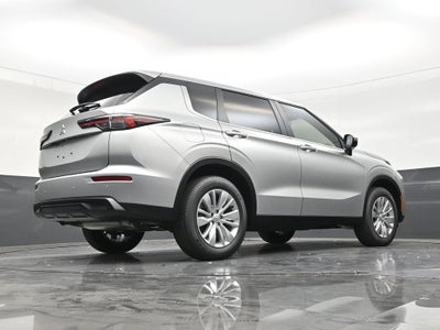 2026 Mitsubishi Outlander ES