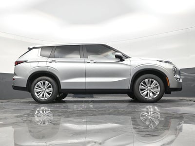 2026 Mitsubishi Outlander ES