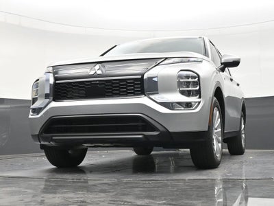 2026 Mitsubishi Outlander ES