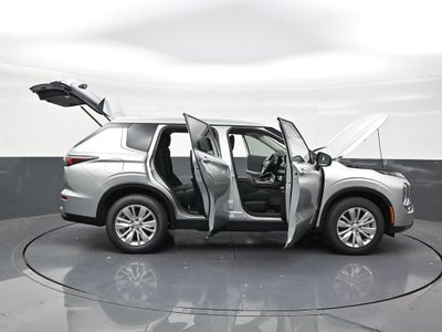 2026 Mitsubishi Outlander ES