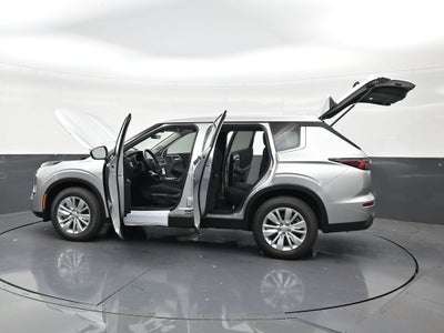 2026 Mitsubishi Outlander ES