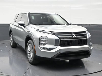2026 Mitsubishi Outlander ES