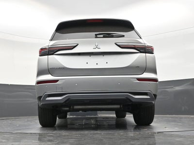 2026 Mitsubishi Outlander LE
