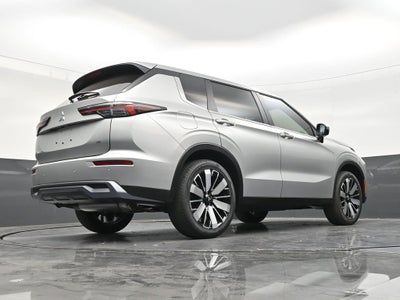 2026 Mitsubishi Outlander LE
