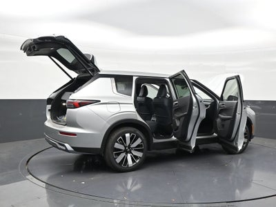 2026 Mitsubishi Outlander LE