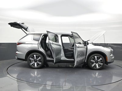 2026 Mitsubishi Outlander LE