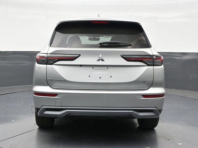 2026 Mitsubishi Outlander LE