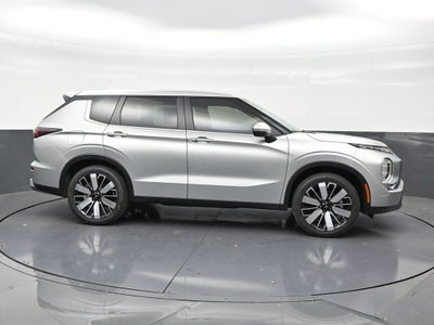 2026 Mitsubishi Outlander LE