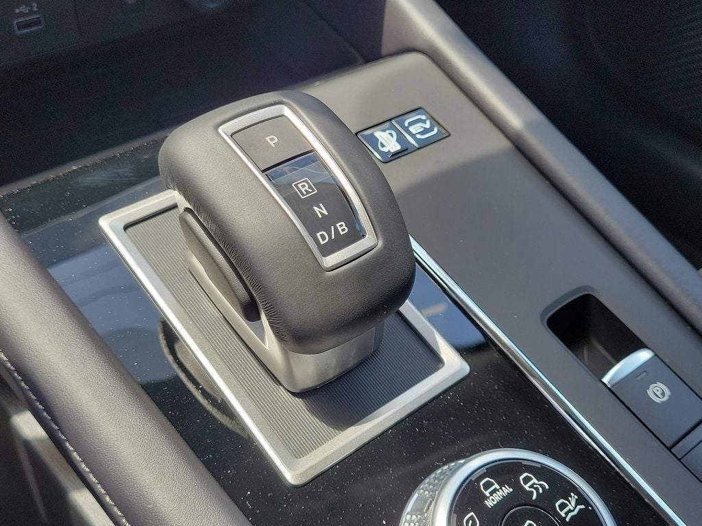 2025 Mitsubishi Outlander PHEV SE