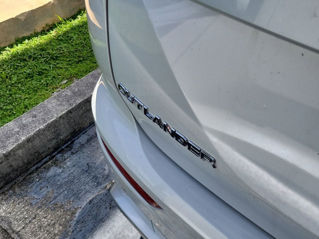 2025 Mitsubishi Outlander PHEV SE