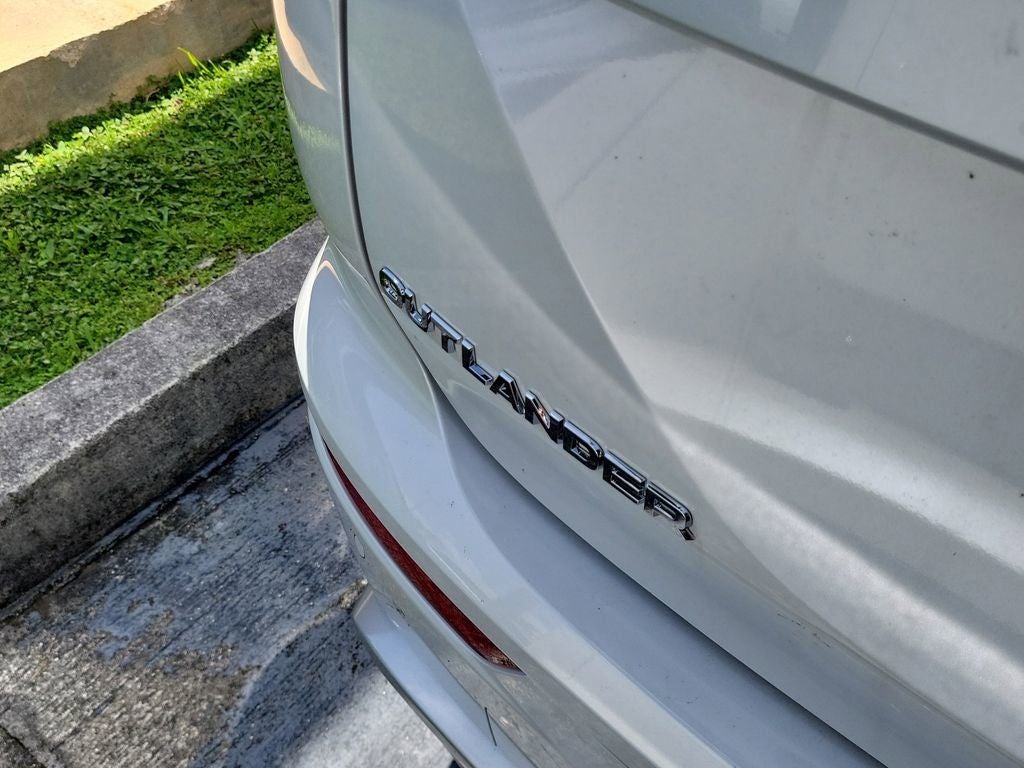 2025 Mitsubishi Outlander PHEV SE