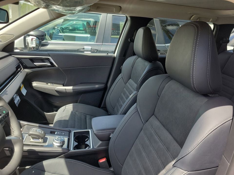 2025 Mitsubishi Outlander PHEV SE