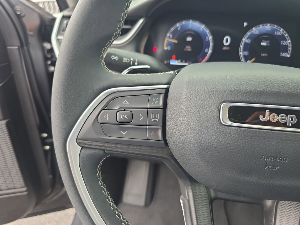 2023 Jeep Grand Cherokee Laredo X