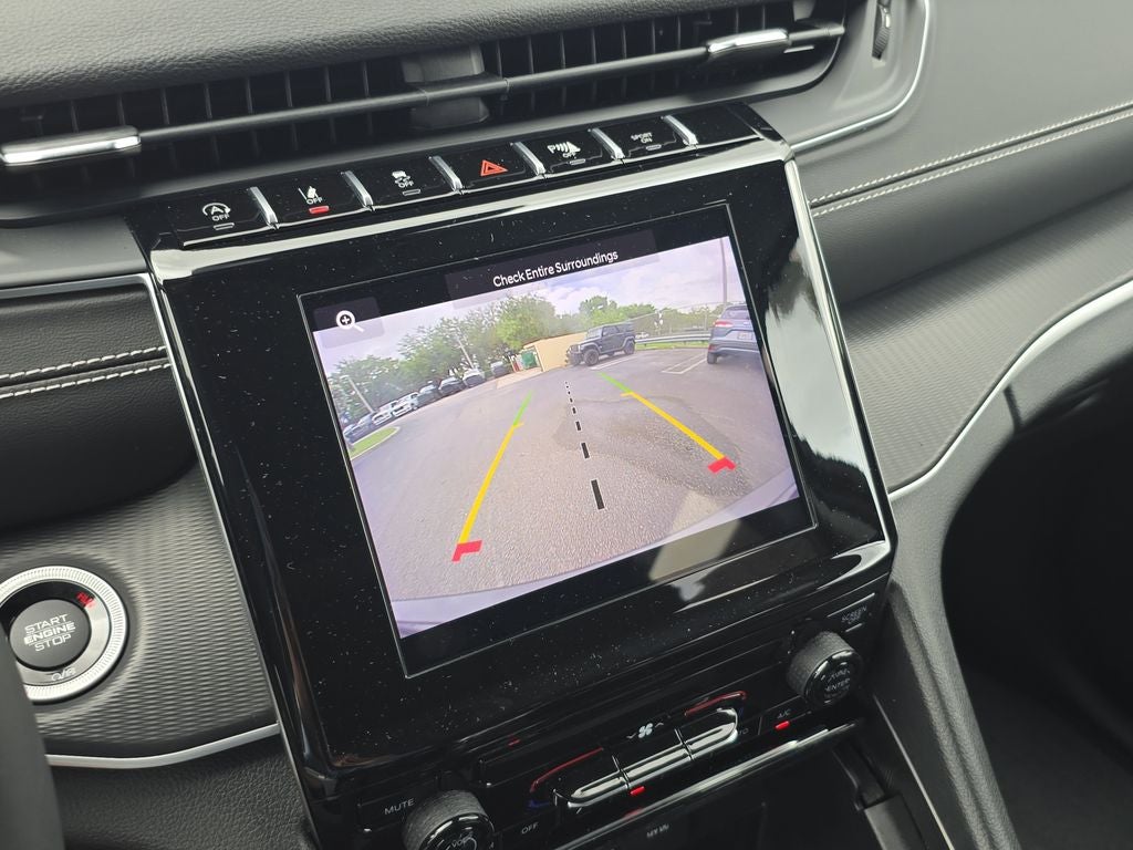 2023 Jeep Grand Cherokee Laredo X