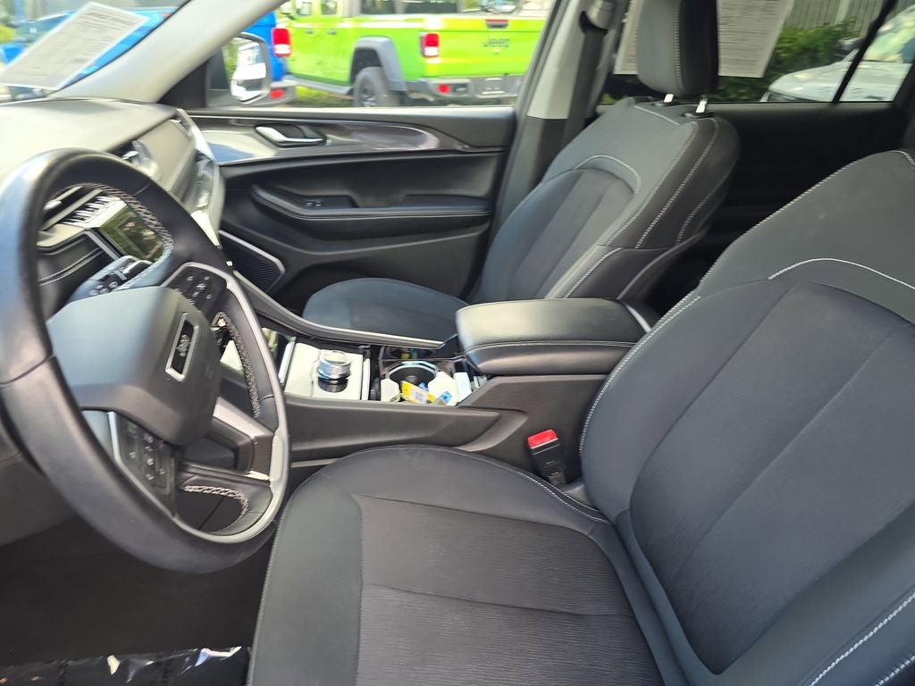 2022 Jeep Grand Cherokee L Laredo