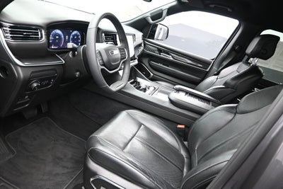 2023 Jeep Wagoneer Base