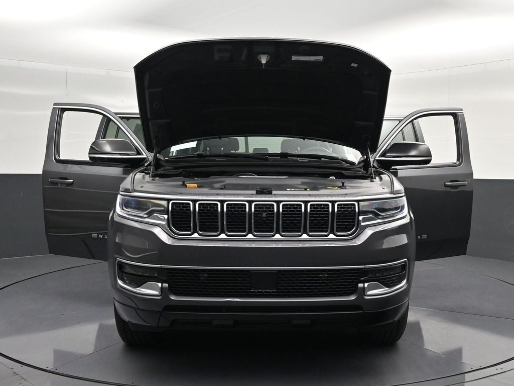2023 Jeep Wagoneer Base