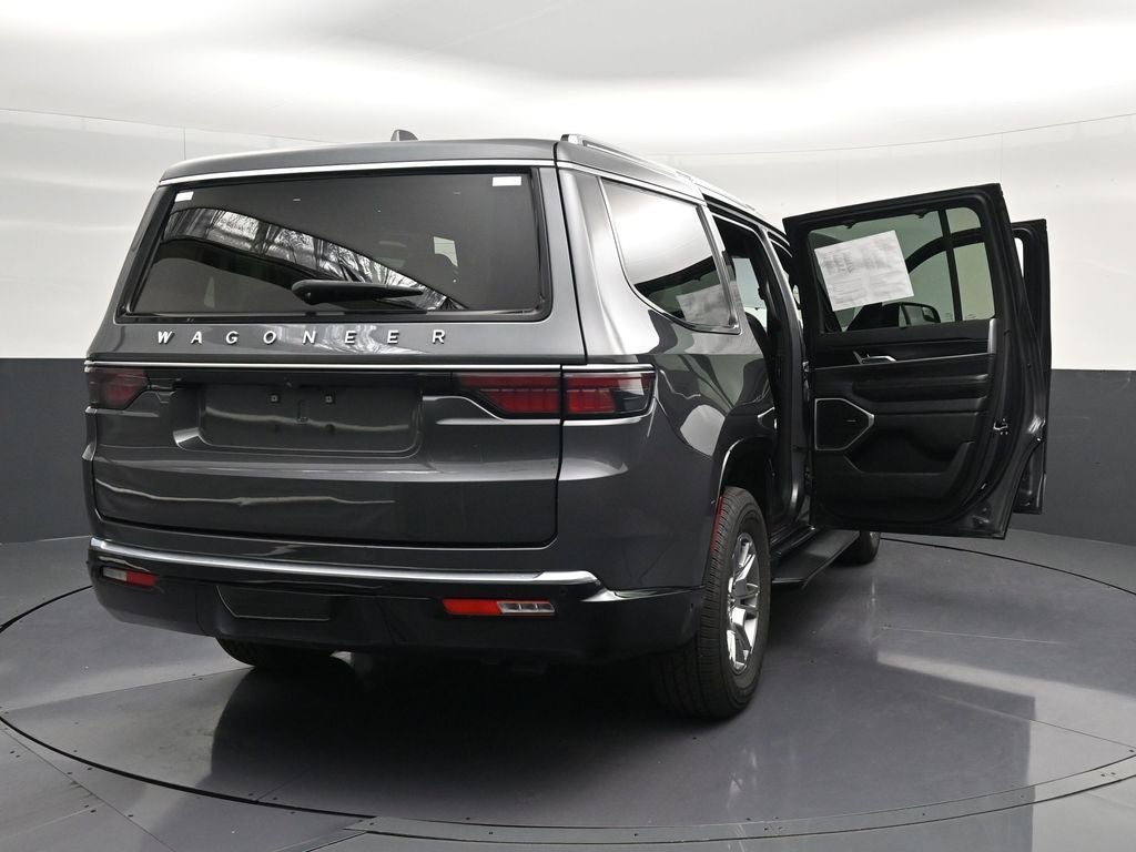 2023 Jeep Wagoneer Base