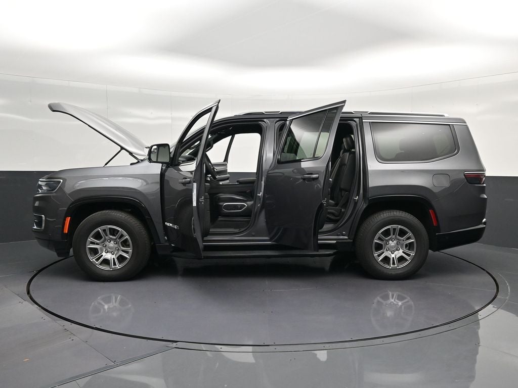 2023 Jeep Wagoneer Base