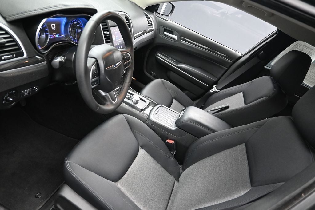 2022 Chrysler 300 Touring