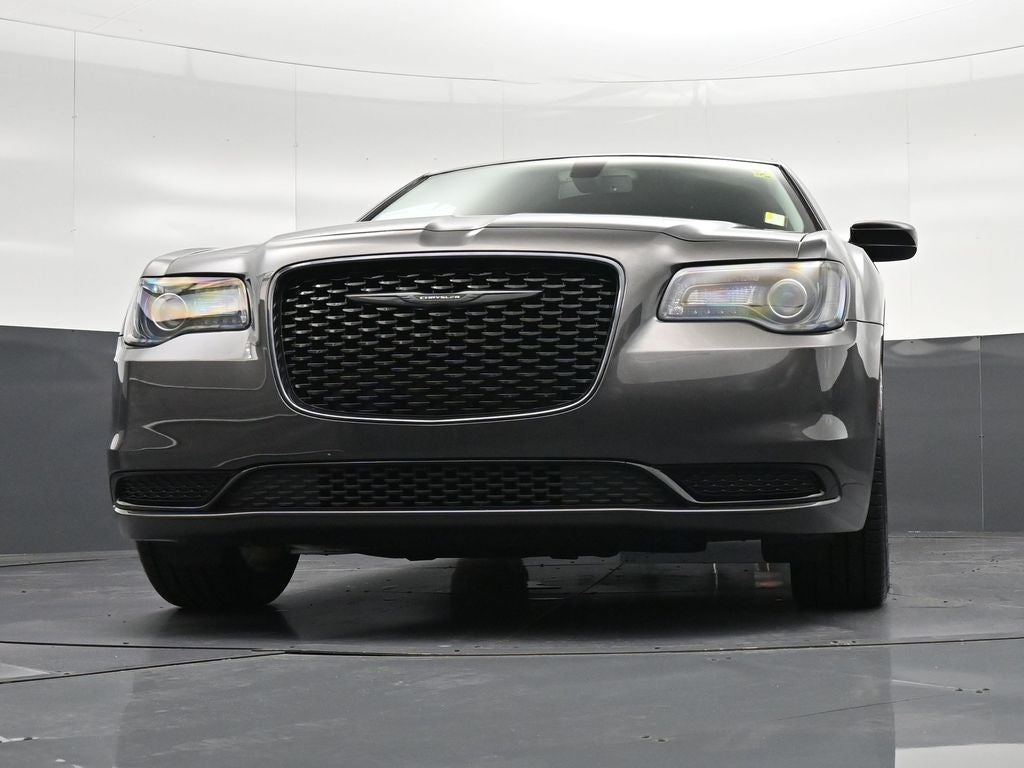 2022 Chrysler 300 Touring