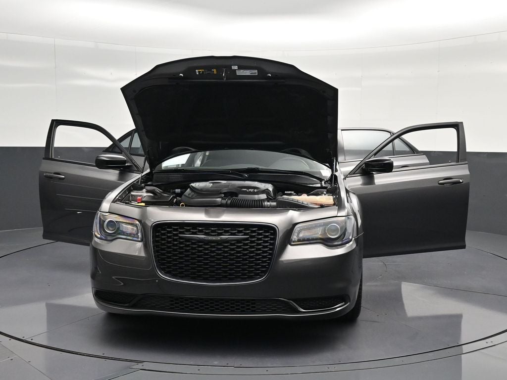 2022 Chrysler 300 Touring