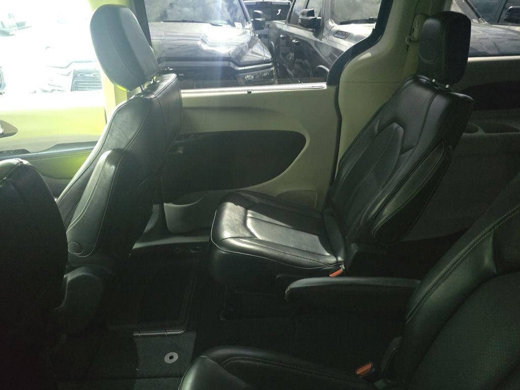 2021 Chrysler Voyager LXI