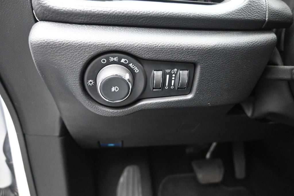 2024 Chrysler Pacifica Hybrid Select Premium S Appearance