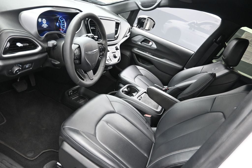 2024 Chrysler Pacifica Hybrid Select Premium S Appearance