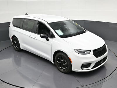 2024 Chrysler Pacifica Hybrid Select Premium S Appearance