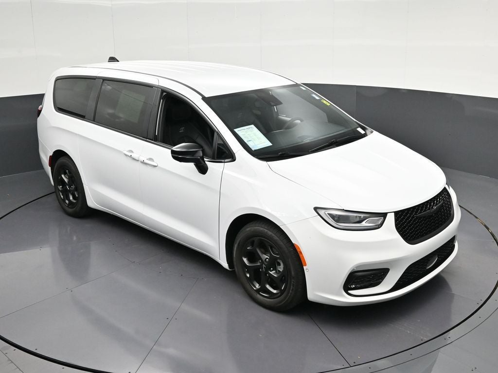 2024 Chrysler Pacifica Hybrid Select Premium S Appearance