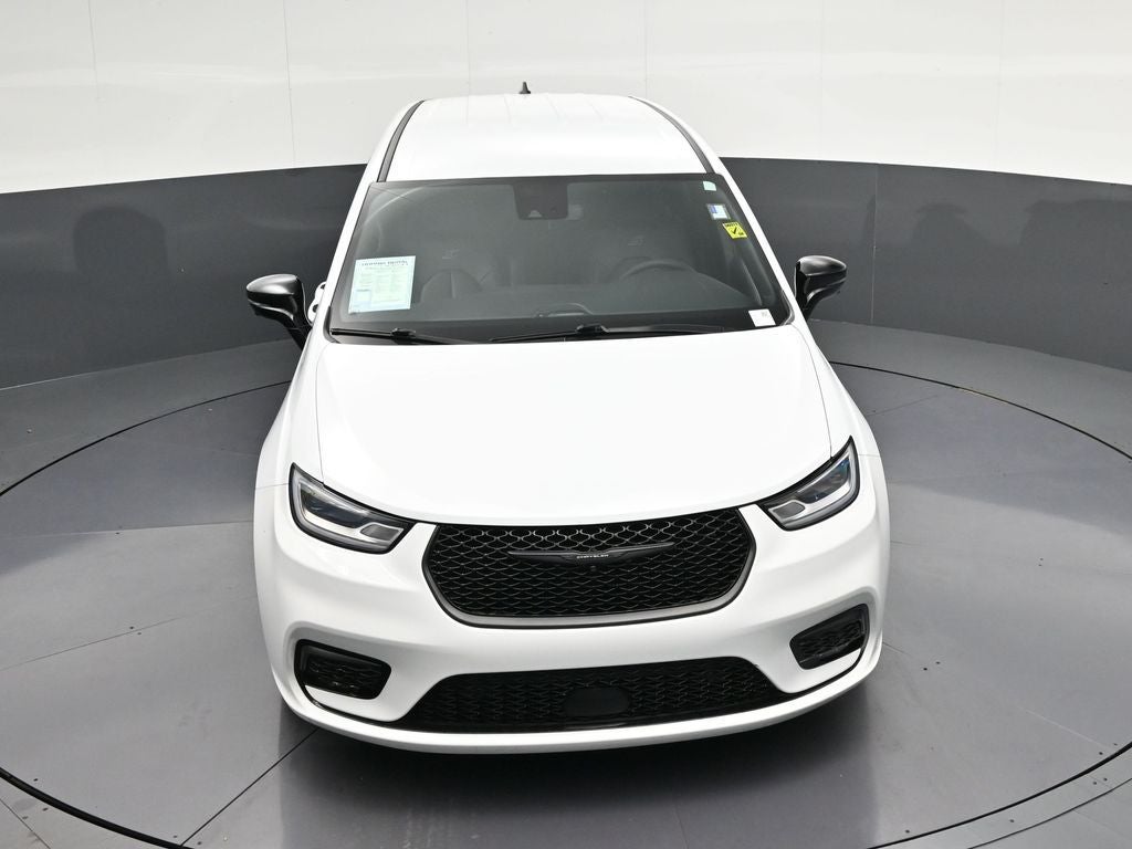 2024 Chrysler Pacifica Hybrid Select Premium S Appearance