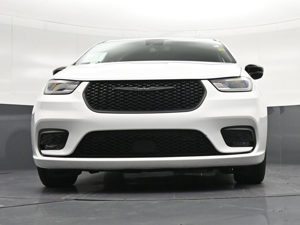 2024 Chrysler Pacifica Hybrid Select Premium S Appearance