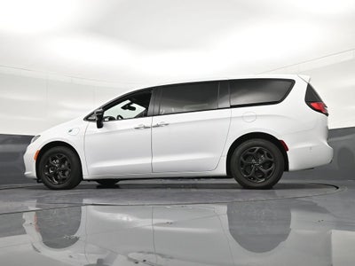 2024 Chrysler Pacifica Hybrid Select Premium S Appearance
