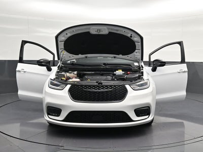 2024 Chrysler Pacifica Hybrid Select Premium S Appearance