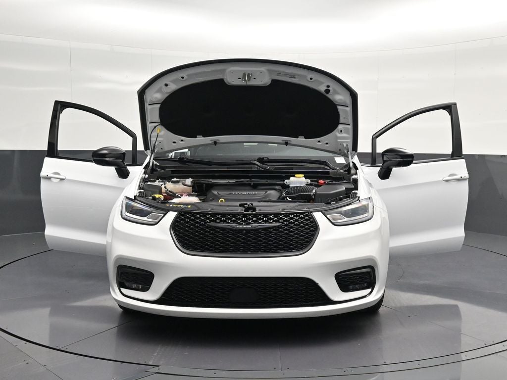2024 Chrysler Pacifica Hybrid Select Premium S Appearance