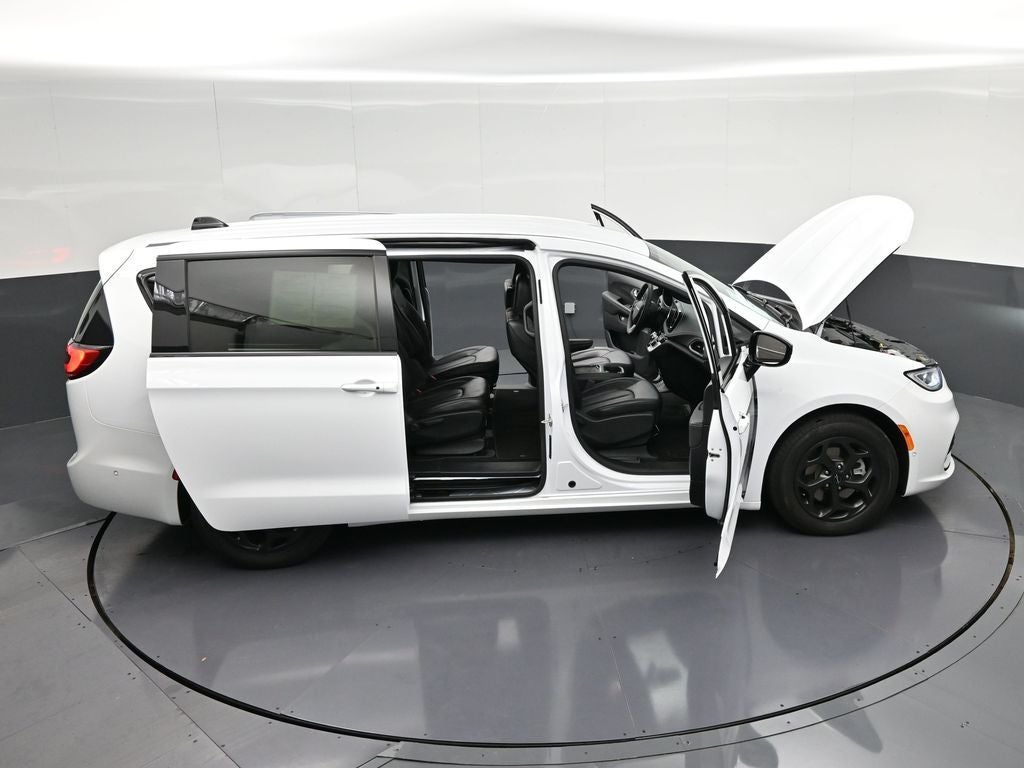 2024 Chrysler Pacifica Hybrid Select Premium S Appearance